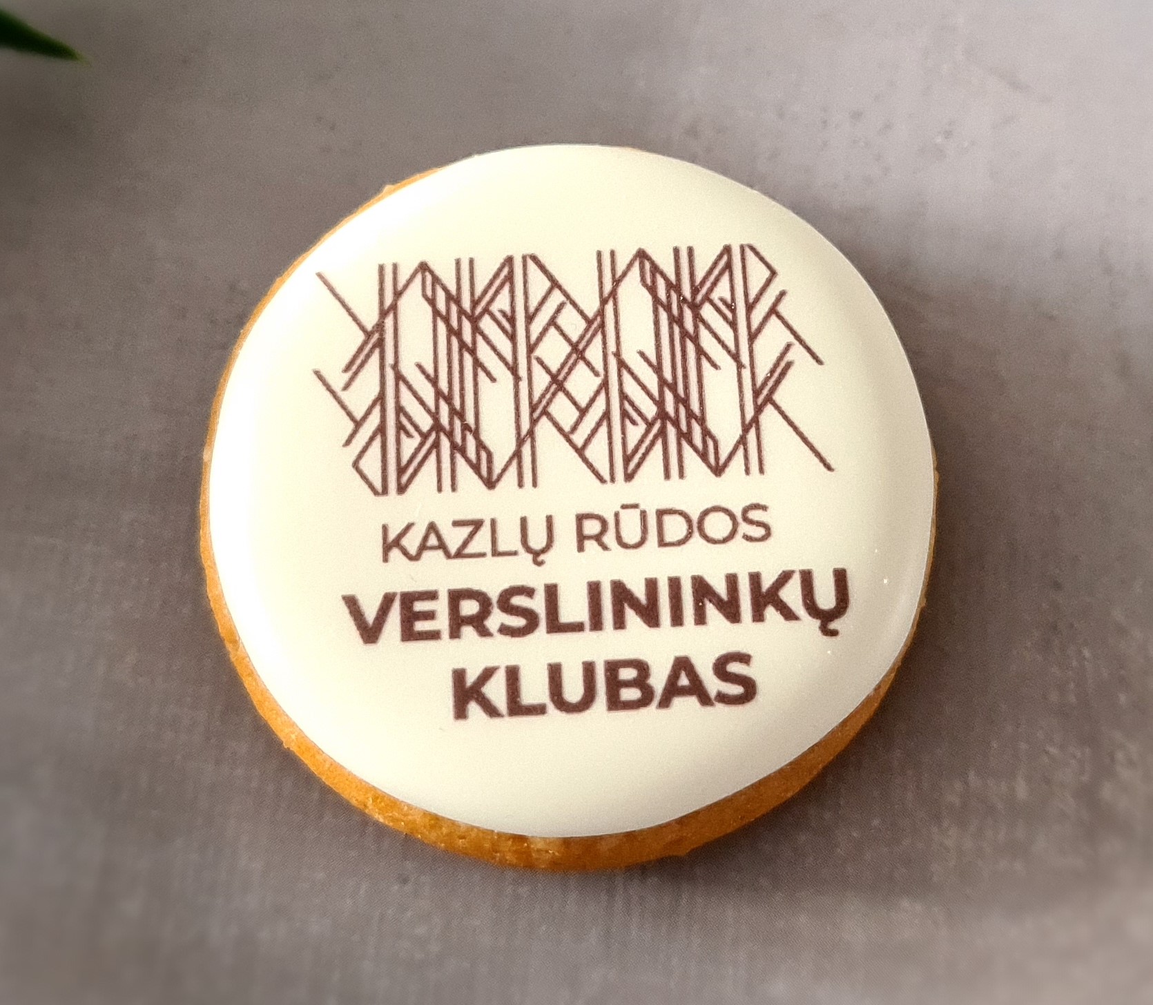 Dekoruoti imbieriniai sausainiai su logotipu Verslininkų klubas
