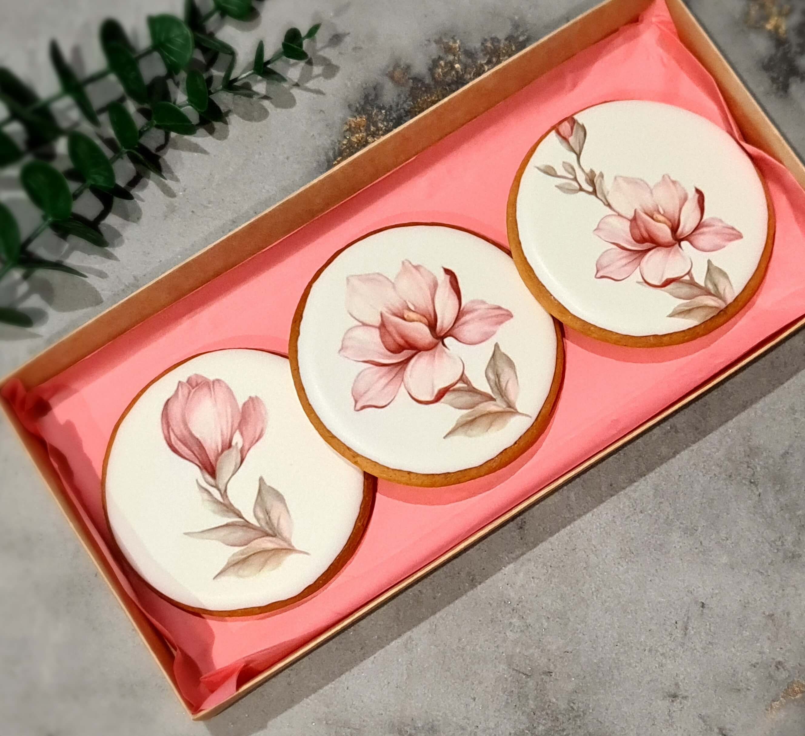 Dekoruoti imbieriniai sausainiai „Rožinė magnolija“